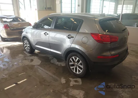2015 Kia Sportage Lx z USA, uszkodzony, nr VIN KNDPBCAC3F7710660